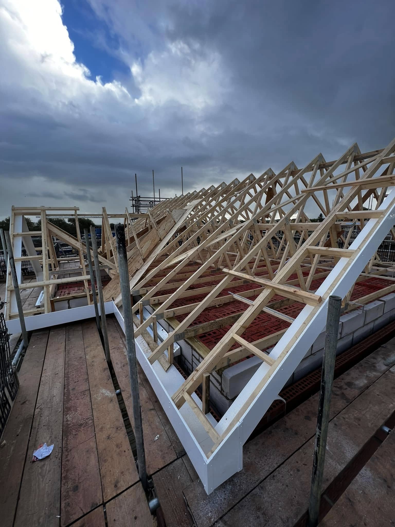 Close view of a trussed roof installation